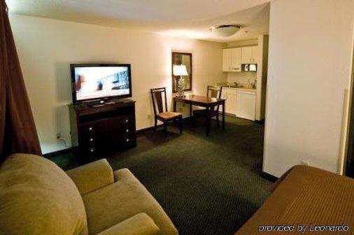 Greystone Inn & Suites Vance Екстериор снимка