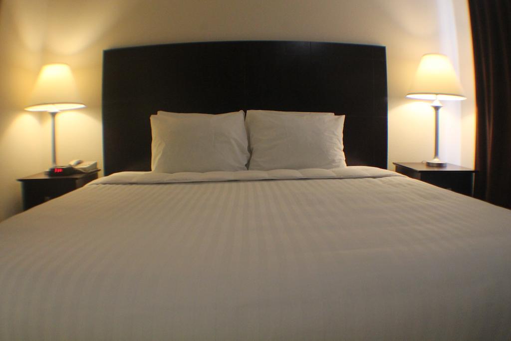 Greystone Inn & Suites Vance Екстериор снимка