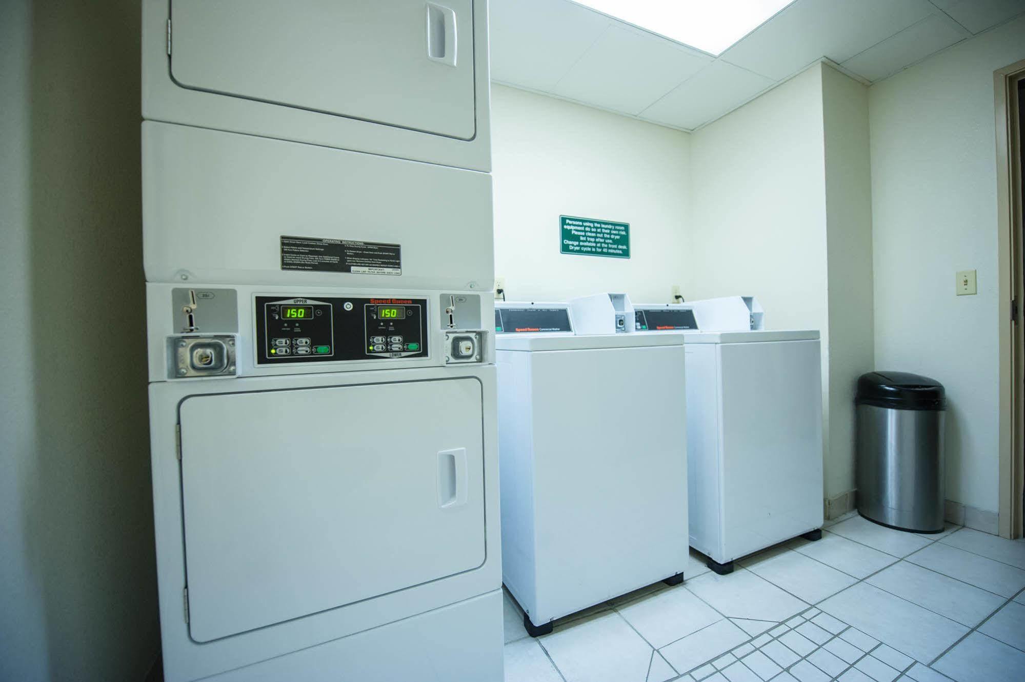 Greystone Inn & Suites Vance Екстериор снимка