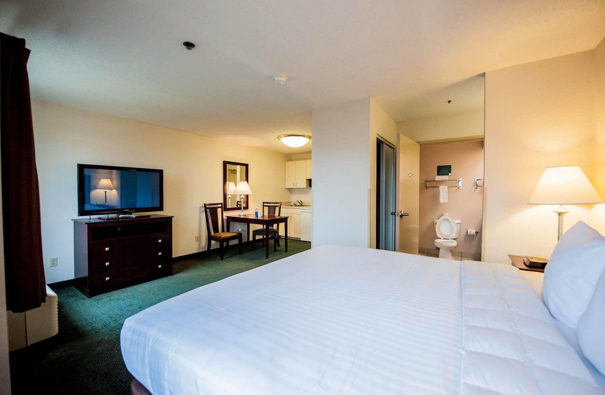 Greystone Inn & Suites Vance Екстериор снимка